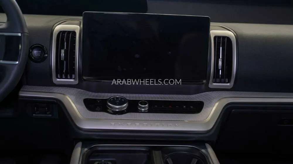 Ford Expedition 2025 for Sale in Sharjah Image-7