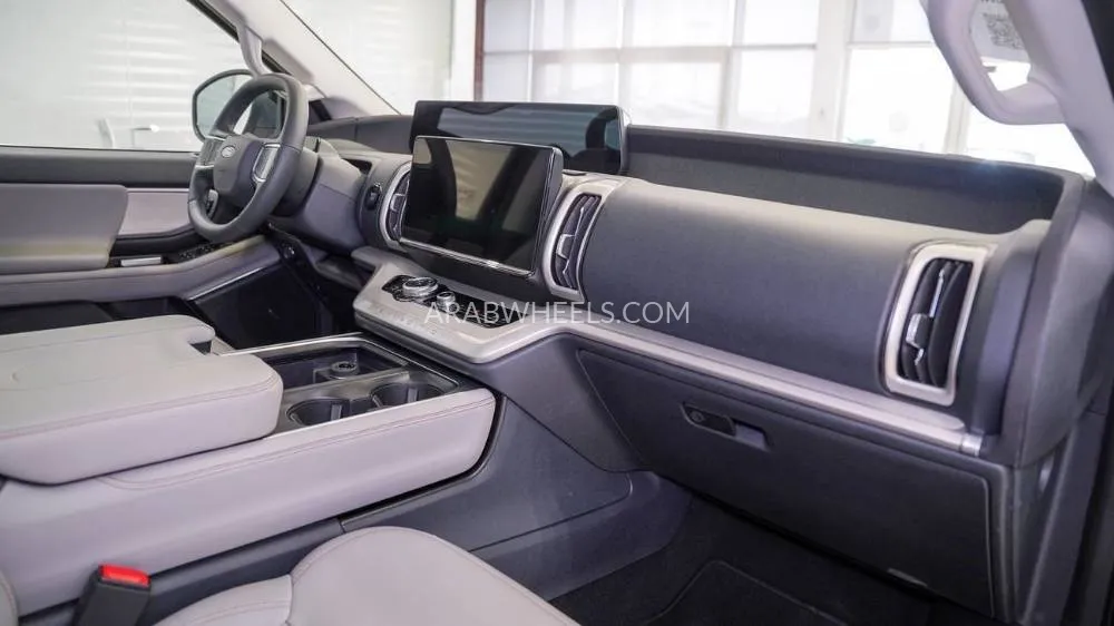 Ford Expedition 2025 for Sale in Sharjah Image-13
