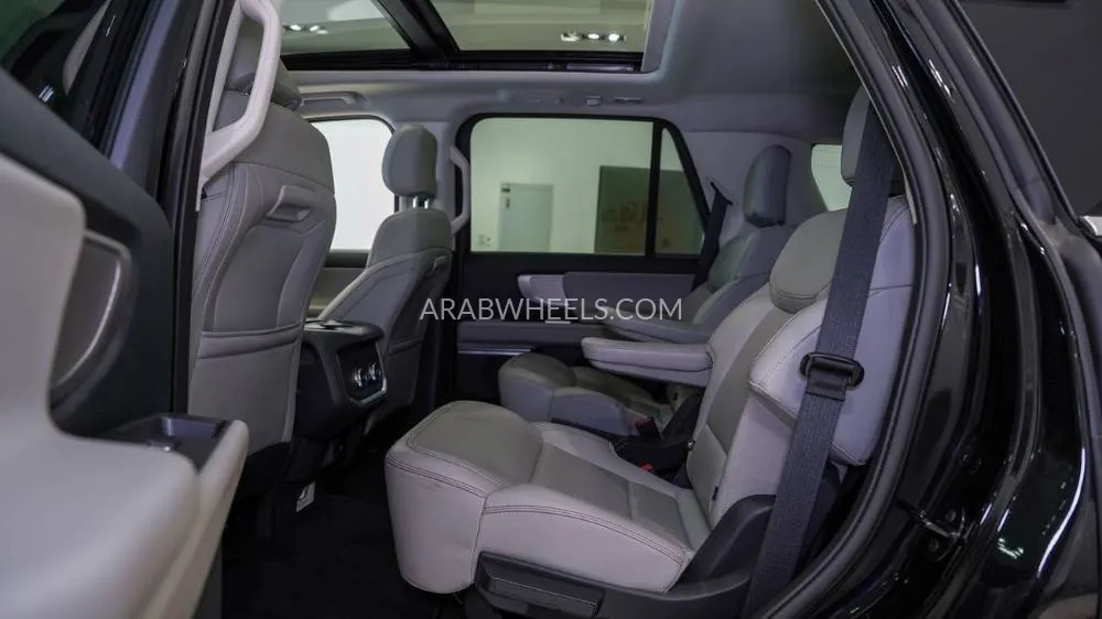 Ford Expedition 2025 for Sale in Sharjah Image-15