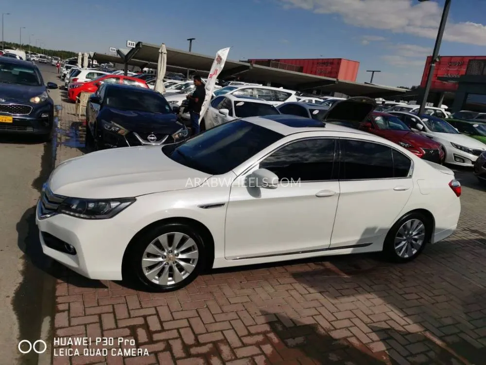 Honda Accord 2016 for Sale in Sharjah Image-8