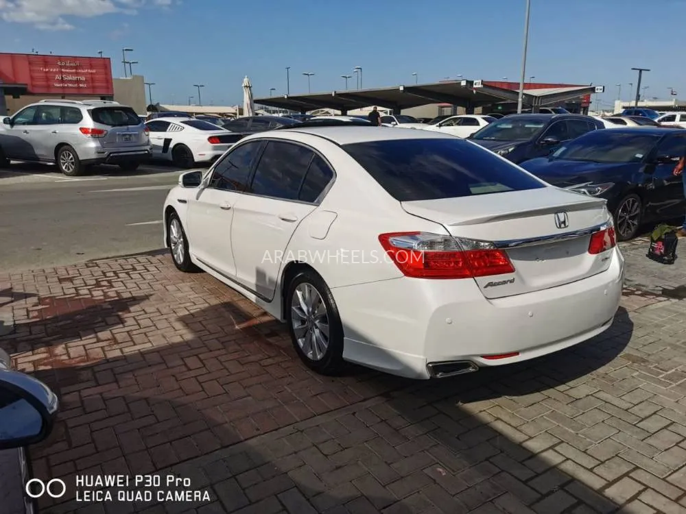 Honda Accord 2016 for Sale in Sharjah Image-15