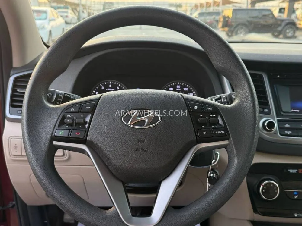 Hyundai Tucson 2016 for Sale in Sharjah Image-11