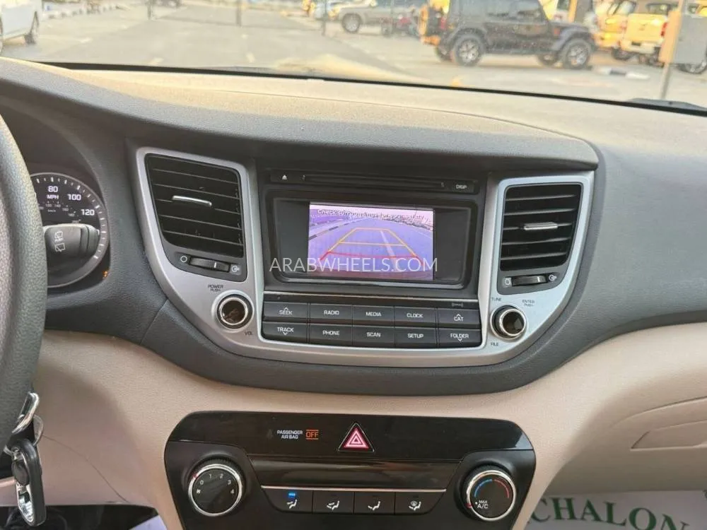 Hyundai Tucson 2016 for Sale in Sharjah Image-12
