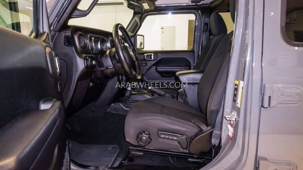 Jeep Wrangler 2021 for Sale in Sharjah Image-6
