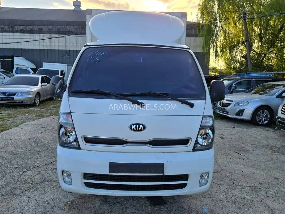 Kia Bongo 2017 for Sale in Sharjah Image-2