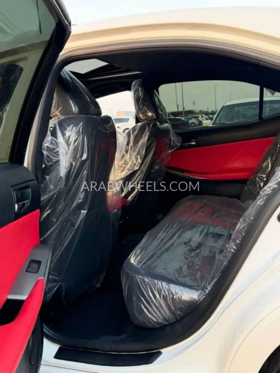 Lexus IS 2014 for Sale in Sharjah Image-13