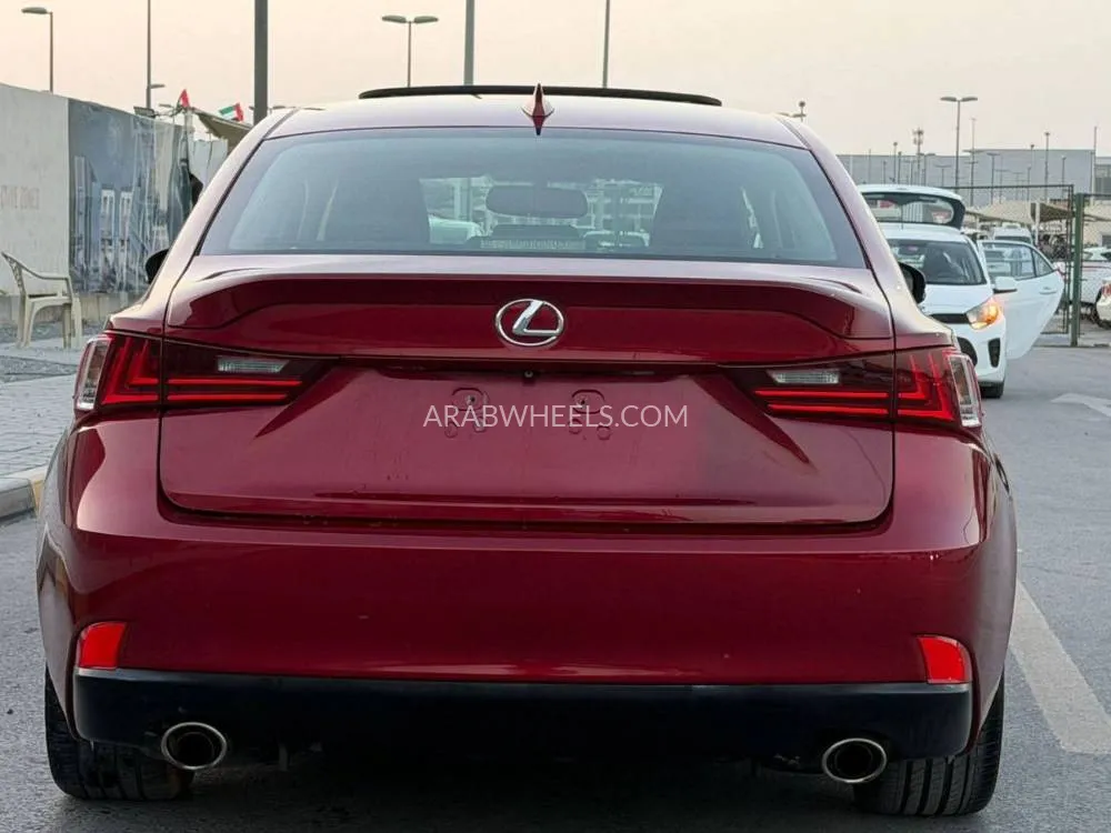 Lexus IS 2014 for Sale in Sharjah Image-5