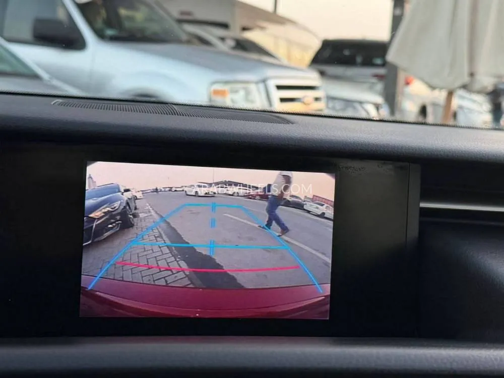 Lexus IS 2014 for Sale in Sharjah Image-11