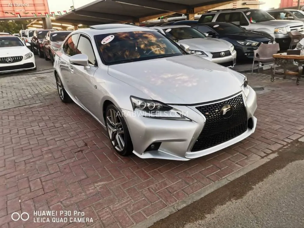 Lexus IS 2014 for Sale in Sharjah Image-8