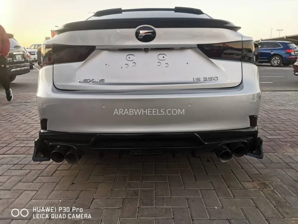 Lexus IS 2014 for Sale in Sharjah Image-16