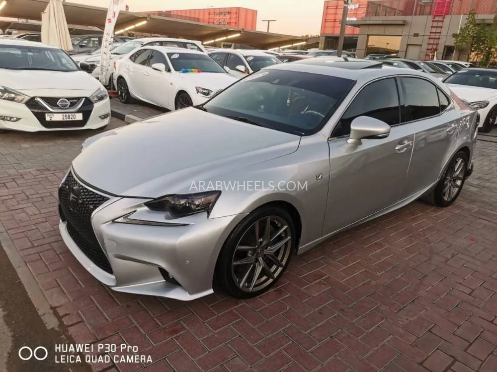 Lexus IS 2014 for Sale in Sharjah Image-19
