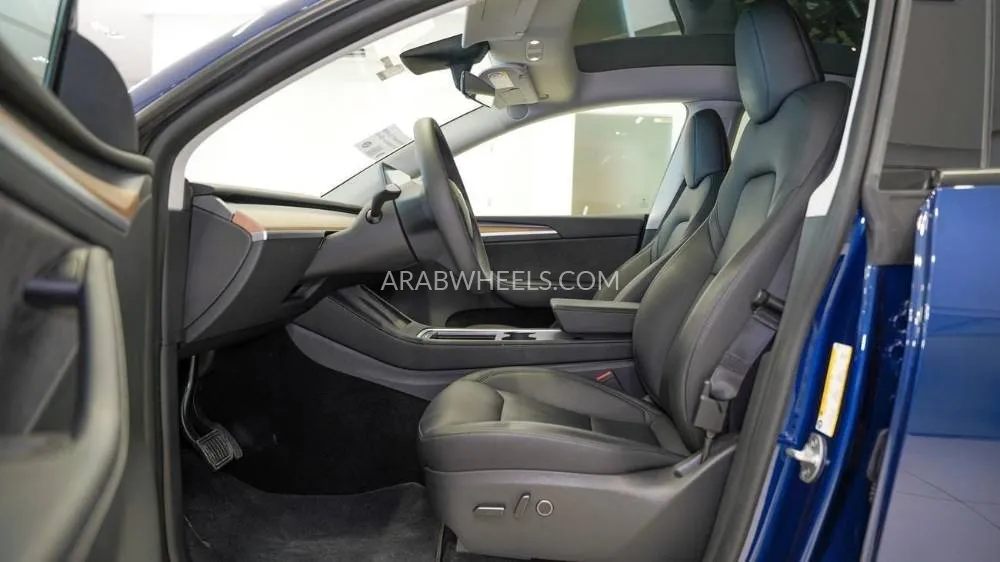 Tesla Model Y 2023 for Sale in Sharjah Image-13