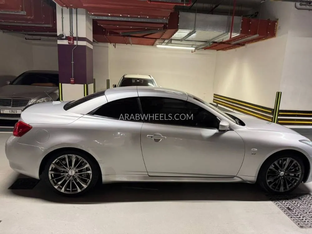 Infiniti Q60 2015 for Sale in Dubai Image-4