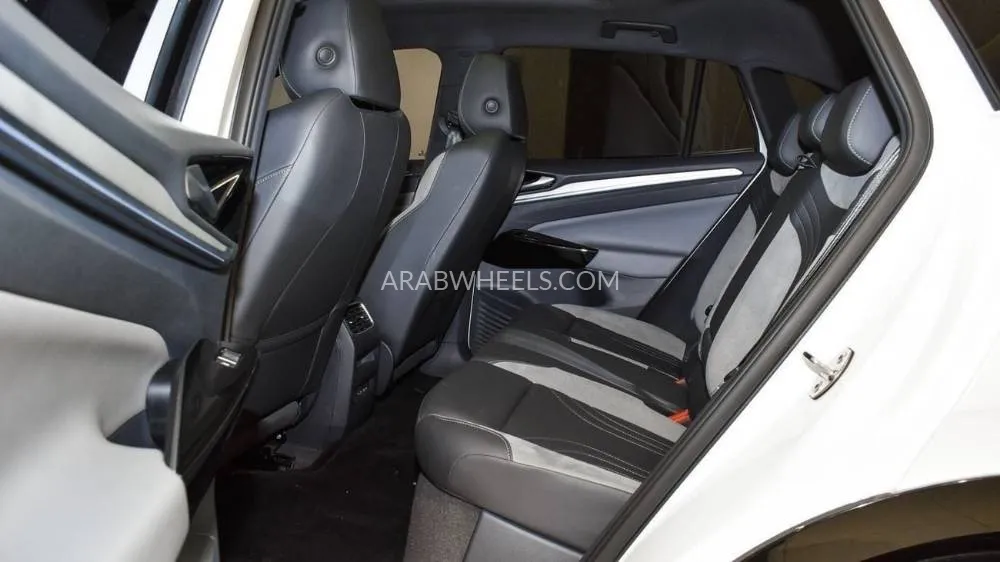 Volkswagen ID.4 2022 for Sale in Sharjah Image-8