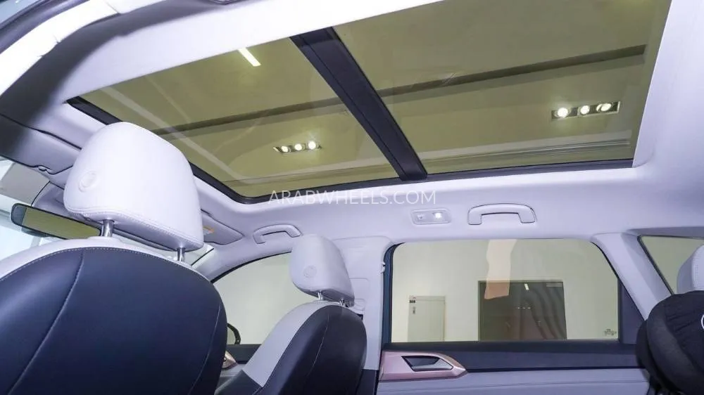 Volkswagen Taos 2023 for Sale in Sharjah Image-14