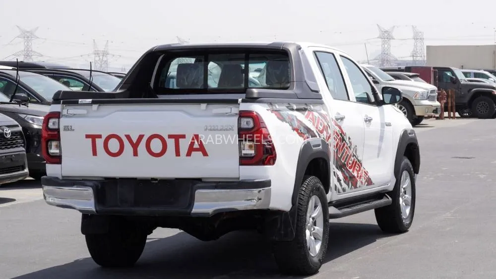 Toyota Hilux 2017 for Sale in Dubai Image-17