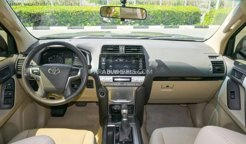 Toyota Land Cruiser Prado 2022 for Sale in Dubai Image-5