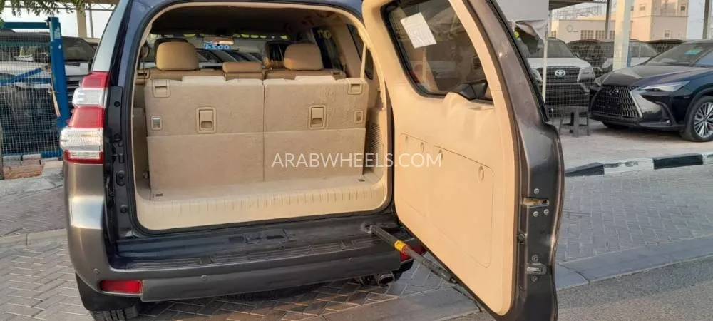 Toyota Land Cruiser Prado 2015 for Sale in Dubai Image-10