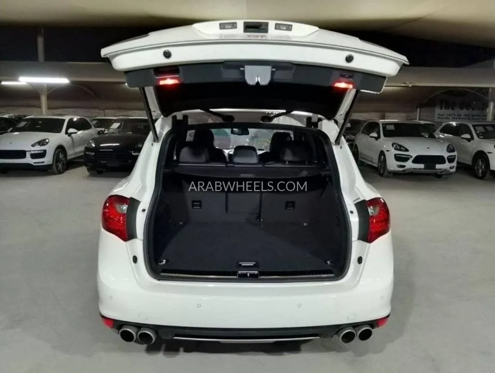 Porsche Cayenne 2011 for Sale in Dubai Image-13