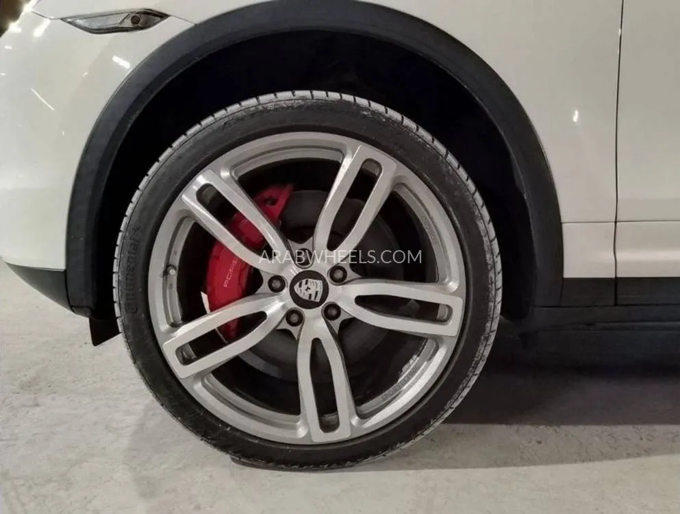 Porsche Cayenne 2011 for Sale in Dubai Image-26