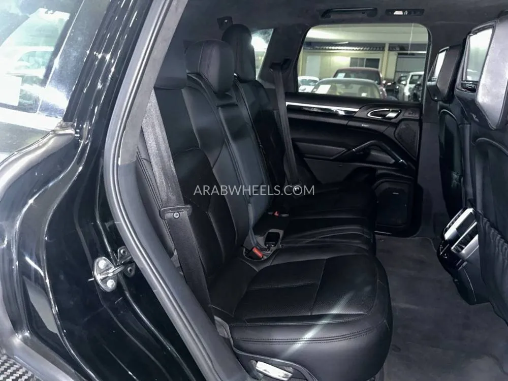 Porsche Cayenne 2012 for Sale in Dubai Image-19