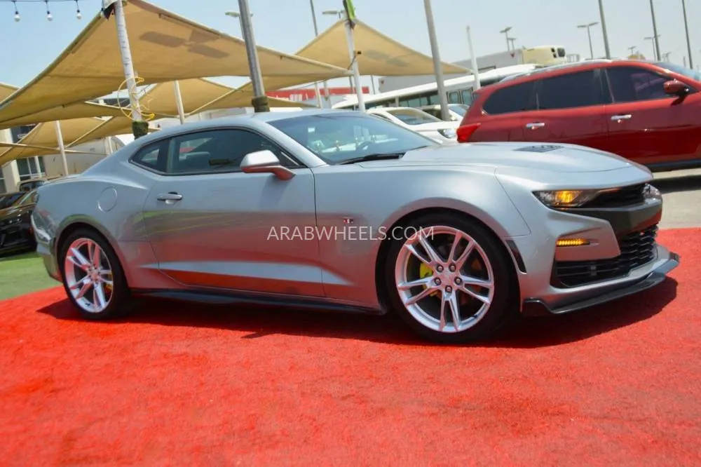 Chevrolet Camaro 2023 for Sale in Sharjah Image-3