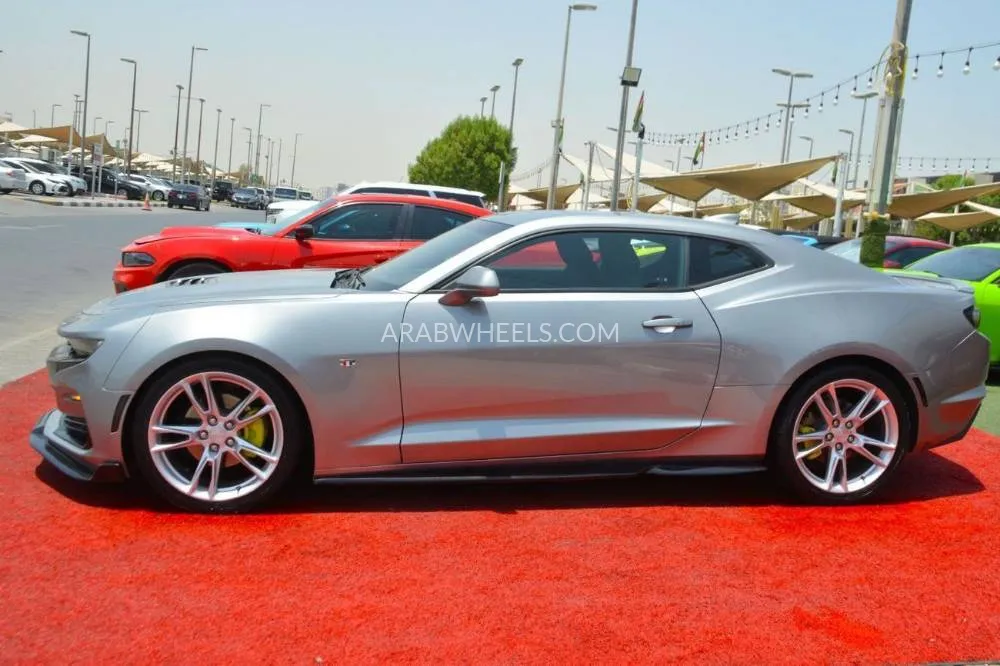 Chevrolet Camaro 2023 for Sale in Sharjah Image-4