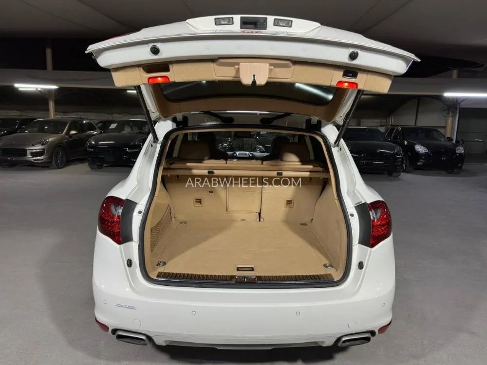 Porsche Cayenne 2012 for Sale in Dubai Image-11
