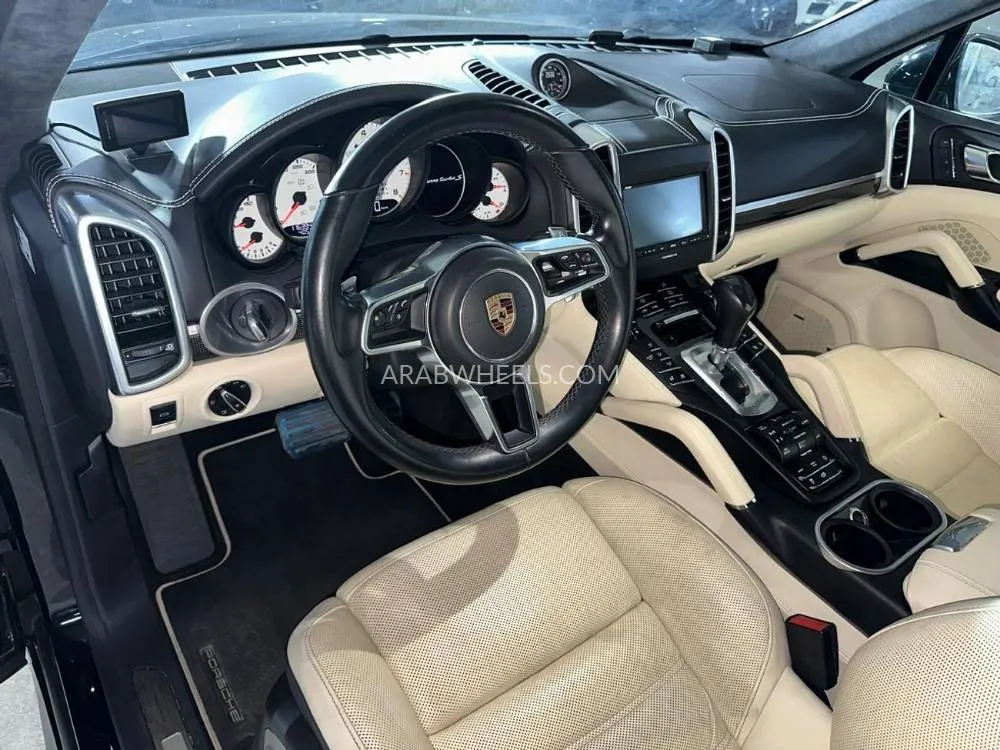 Porsche Cayenne 2016 for Sale in Dubai Image-14