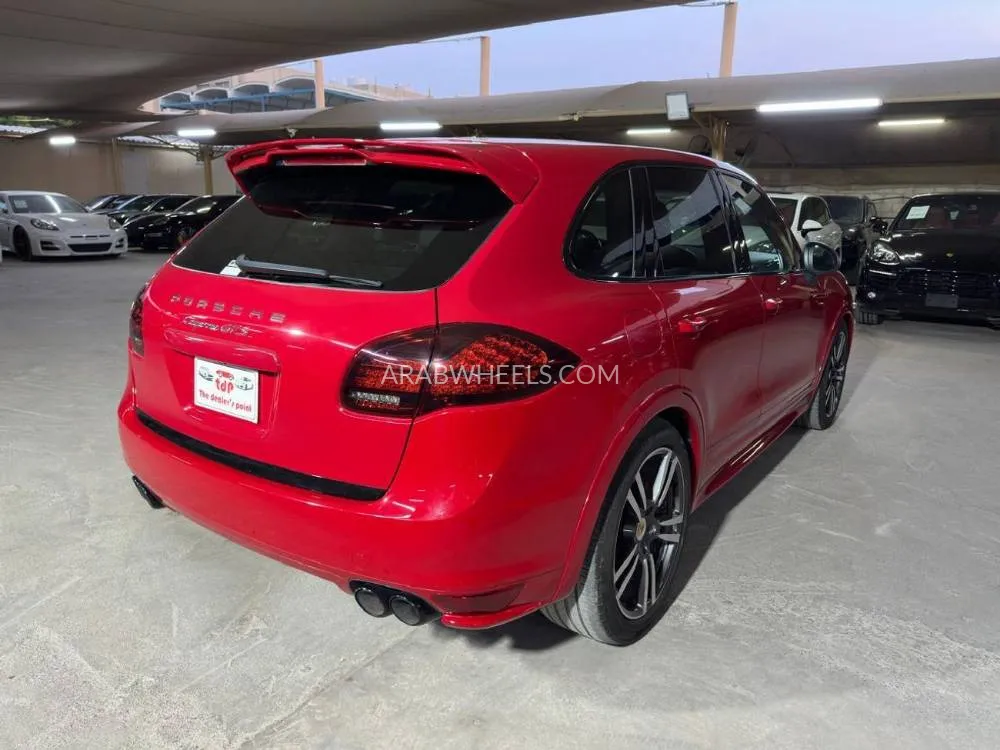 Porsche Cayenne 2013 for Sale in Dubai Image-2
