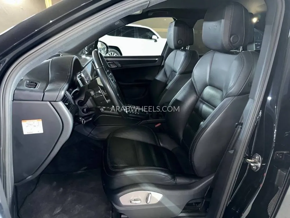 Porsche Macan 2017 for Sale in Dubai Image-13