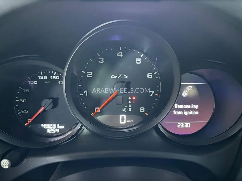 Porsche Macan 2017 for Sale in Dubai Image-18