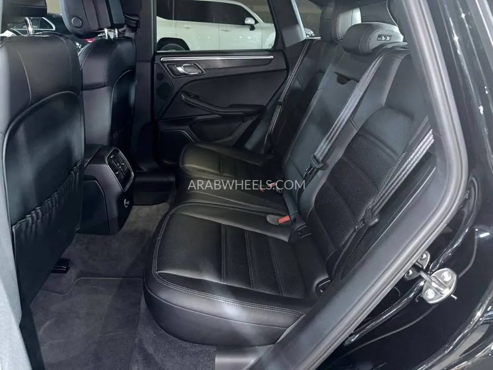 Porsche Macan 2017 for Sale in Dubai Image-22
