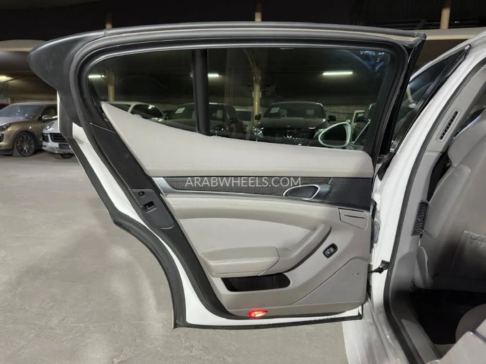 Porsche Panamera 2010 for Sale in Dubai Image-21