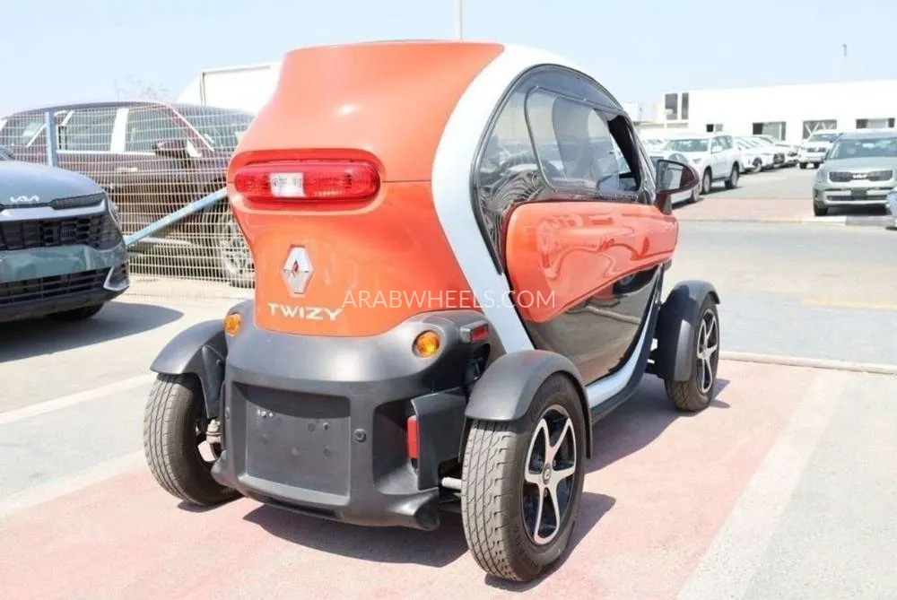 Renault Twizy 2017 for Sale in Dubai Image-5