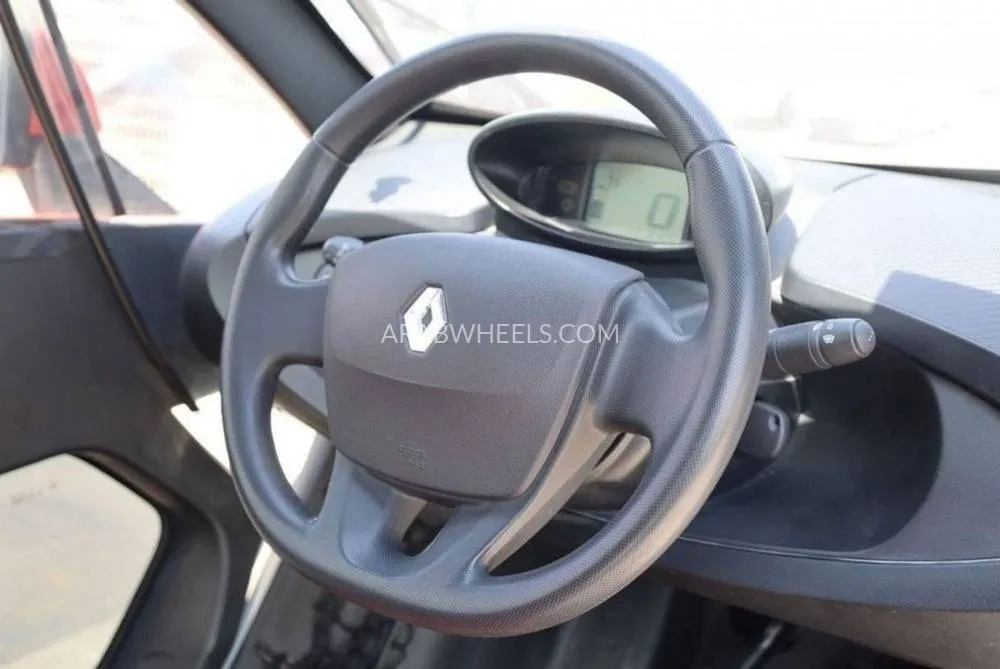 Renault Twizy 2017 for Sale in Dubai Image-9