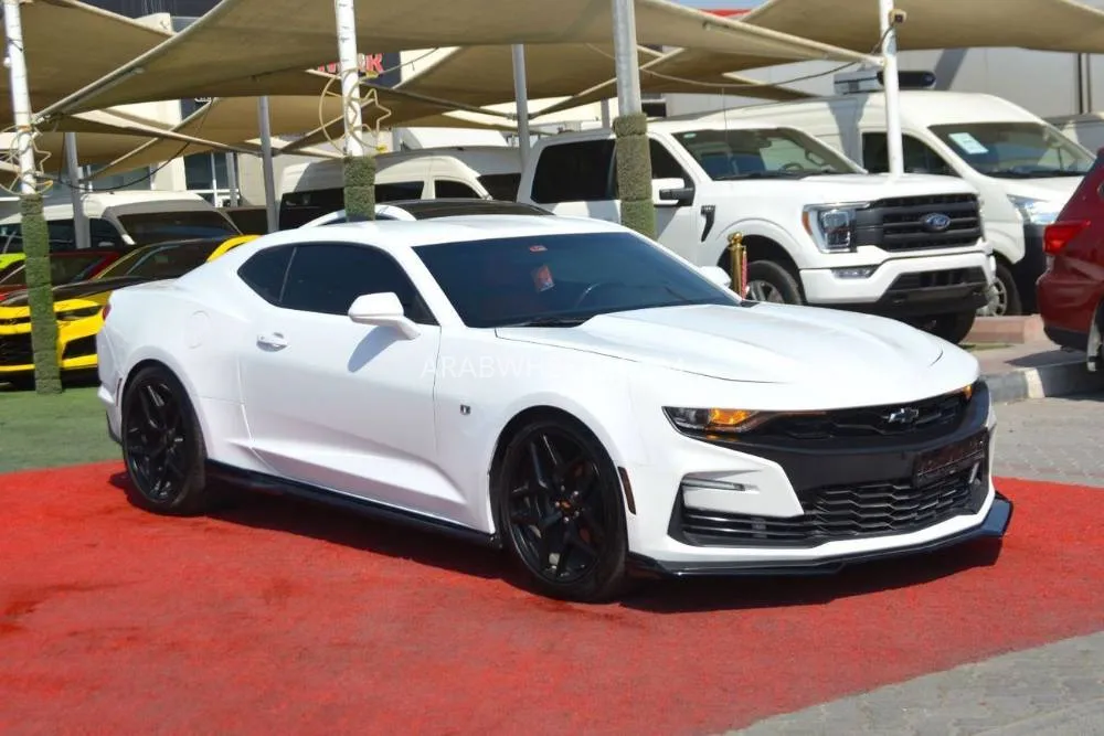 Chevrolet Camaro 2020 for Sale in Sharjah Image-4