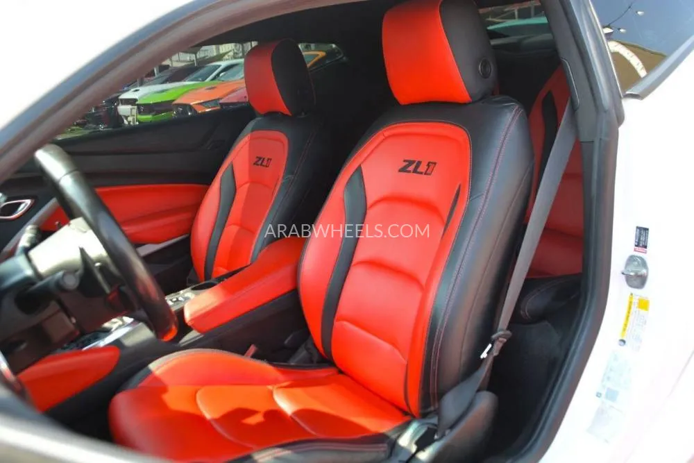 Chevrolet Camaro 2020 for Sale in Sharjah Image-18