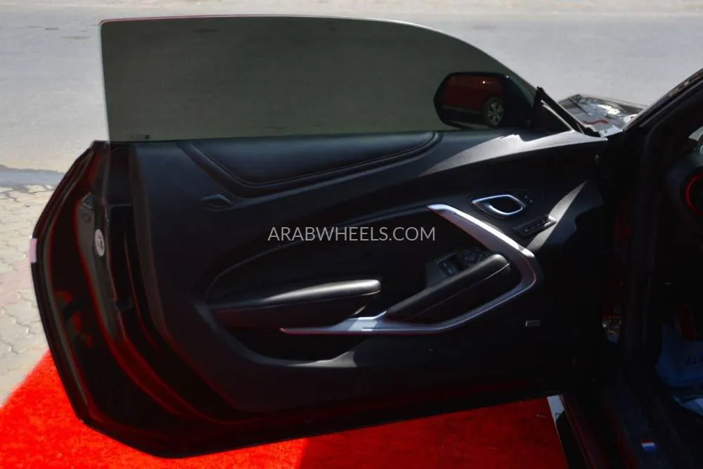 Chevrolet Camaro 2019 for Sale in Sharjah Image-17