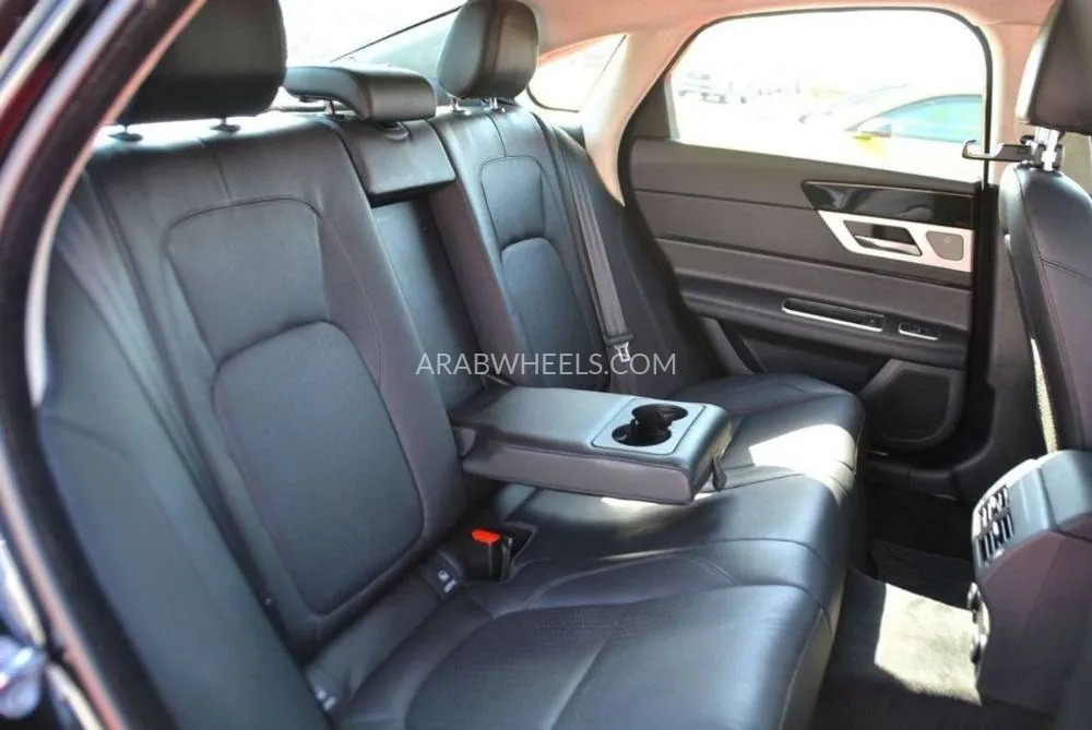 Jaguar XF 2020 for Sale in Sharjah Image-10