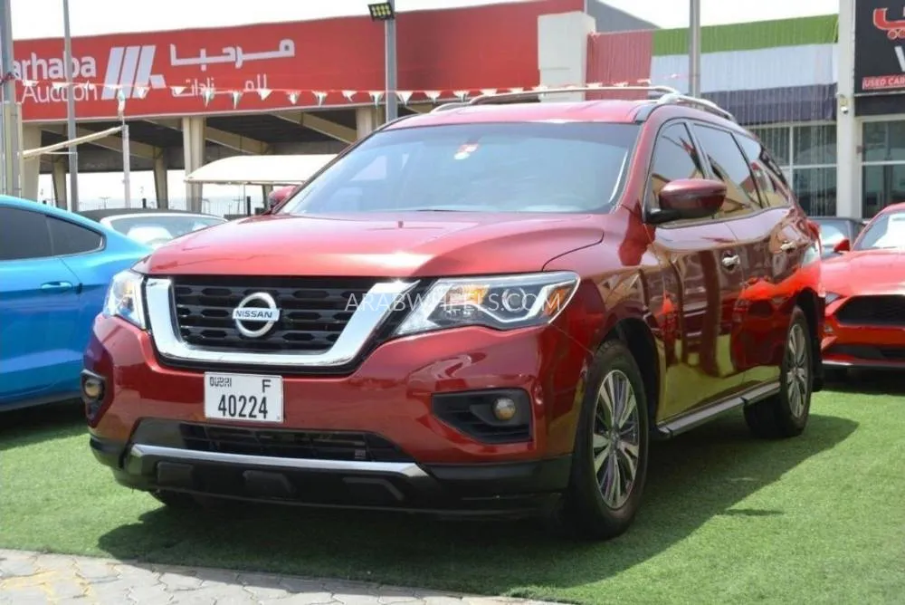 Nissan Pathfinder 2017 for Sale in Sharjah Image-3
