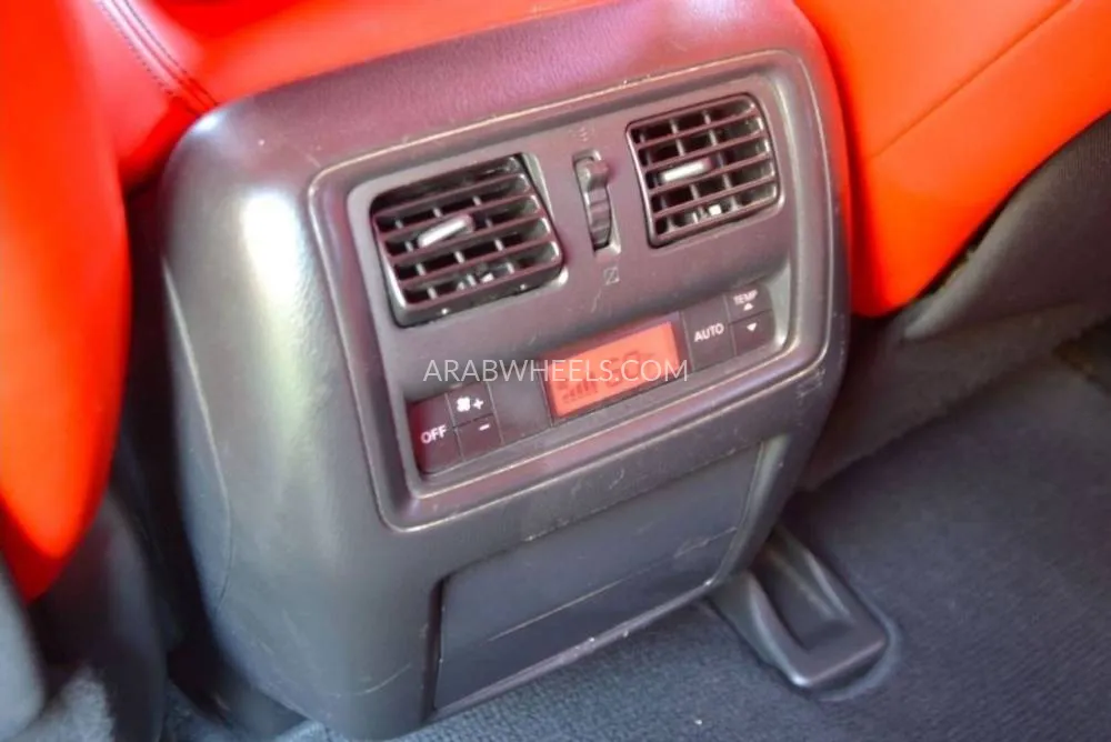 Nissan Pathfinder 2017 for Sale in Sharjah Image-15