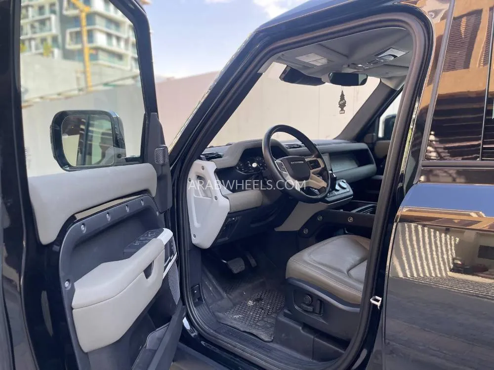 Land Rover Defender 2023 for Sale in Dubai Image-12