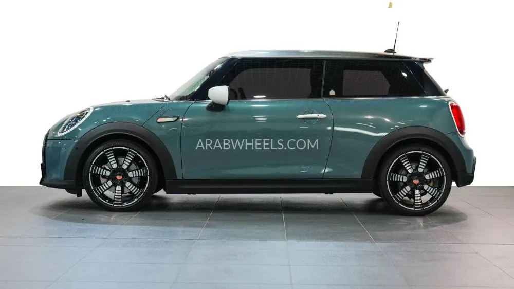 Mini Cooper 2023 for Sale in Abu Dhabi Image-2