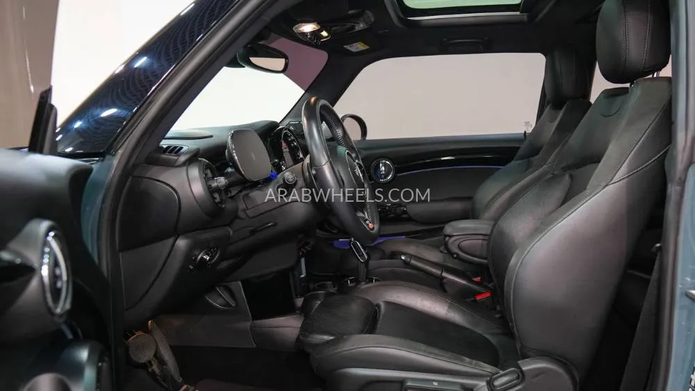 Mini Cooper 2023 for Sale in Abu Dhabi Image-3
