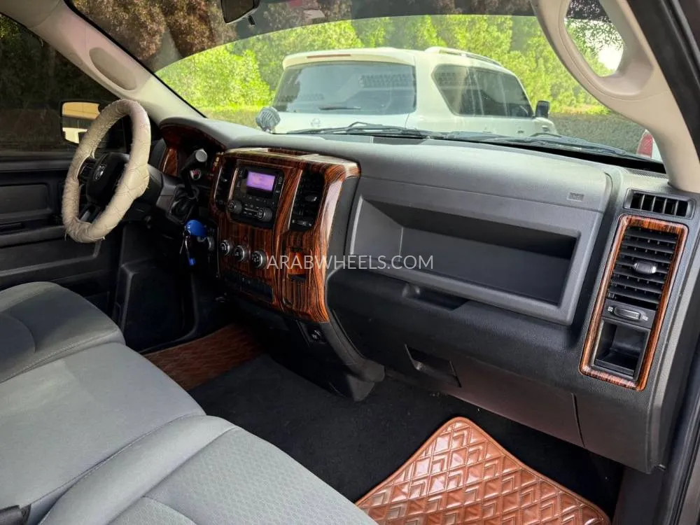 Dodge Ram Van 2014 for Sale in Sharjah Image-15