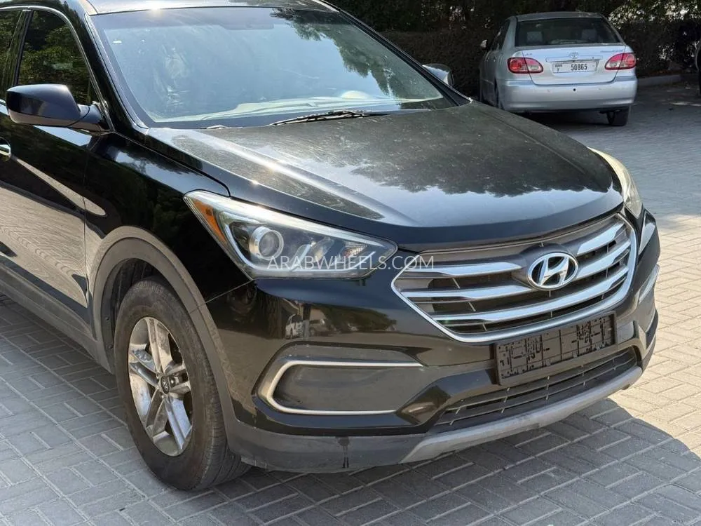 Hyundai Grand Santa Fe 2018 for Sale in Sharjah Image-5