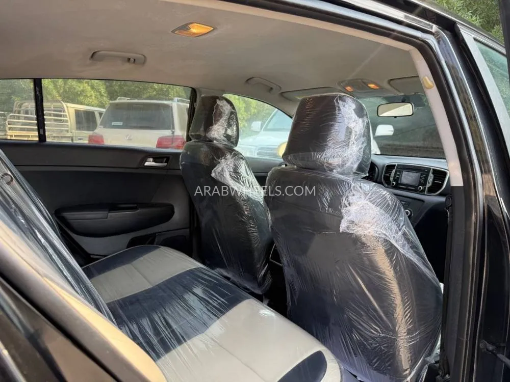 Kia Sportage 2017 for Sale in Sharjah Image-14