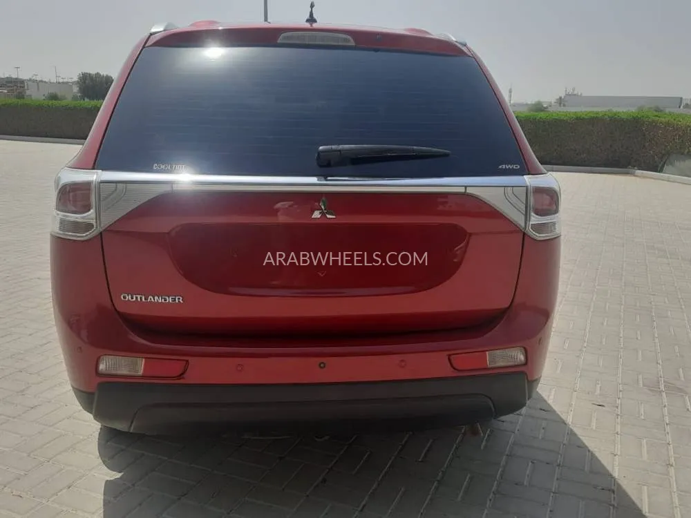ميتسوبيشي أوتلاندر 2015 for Sale in الشارقة Image-5