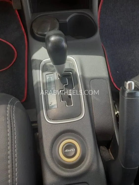 ميتسوبيشي أوتلاندر 2015 for Sale in الشارقة Image-7